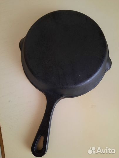 Чугунная сковорода