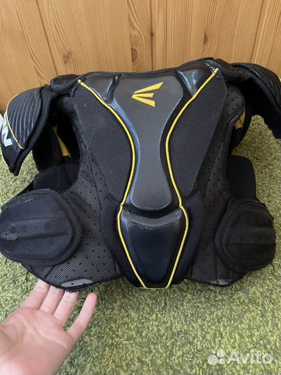 Нагрудник хоккейный Easton JR M/M