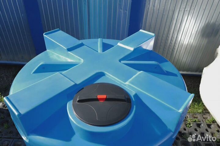 Емкость 3000 литров в ассортименте