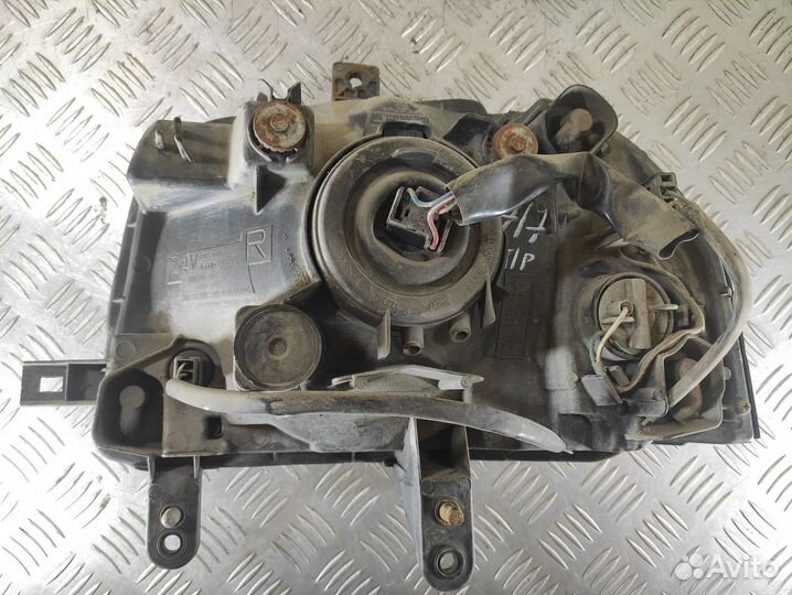 Фара правая Daihatsu Atrai 7