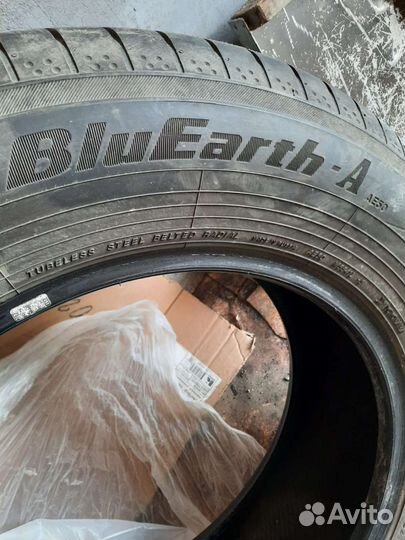Yokohama BluEarth-A 215/65 R17