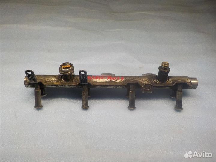 Рейка топливная (рампа) Volkswagen Passat (B6) 20