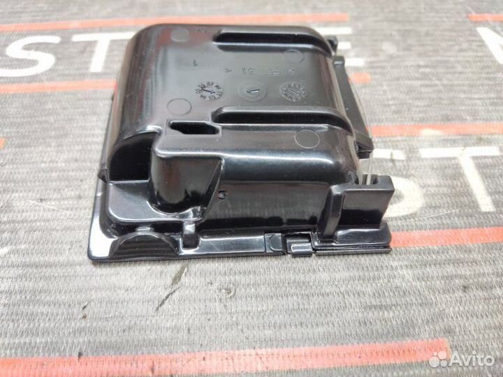 Пепельница Mercedes-Benz M-Class W164 272.967 2006