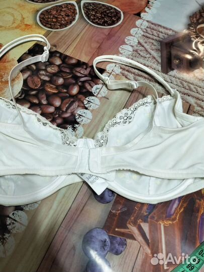 Бюстгальтер 