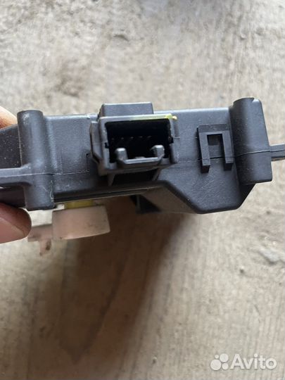 Моторчик заслонки отопителя Mitsubishi Colt Z3