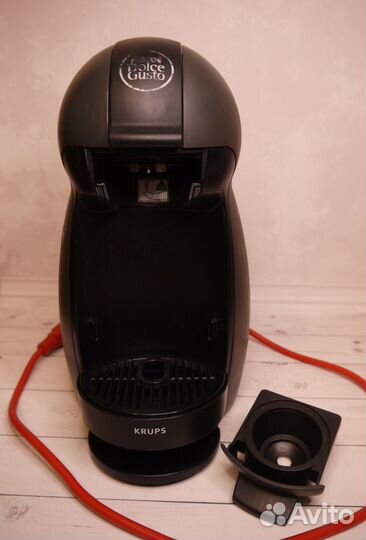 Кофеварка капсульная Krups KP100B10 Dolce Gusto