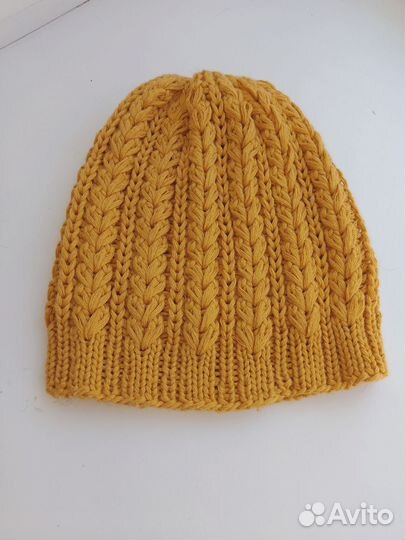 Шапка и варежки ручной работы