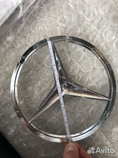 Эмблема, значек Mercedes-Benz