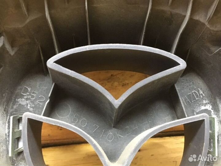 Решетка радиатора Mazda Demio DY3W zjve 2005