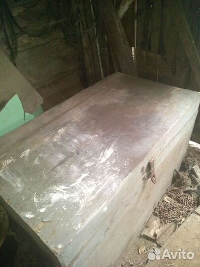 Сундук деревянный