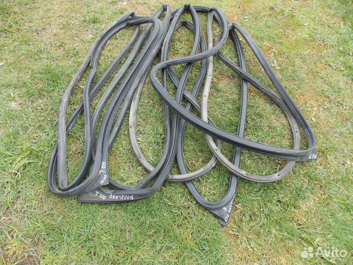 Уплотнители дверей Land Rover Freelander 1