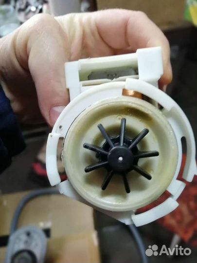 Сливной насос пмм hotpoint ariston LSF 7237