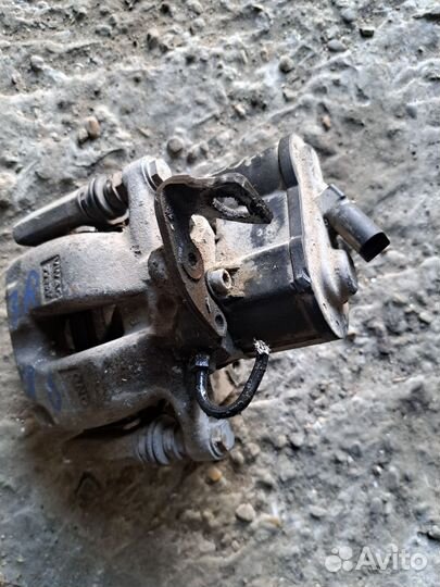 Суппорт задний правый в сборе Volkswagen Passat B6