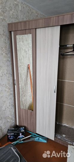 Шкаф купе с зеркалом