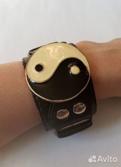 Кожаный браслет напульсник с инь-янь