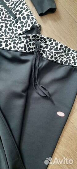 Костюм спортивный