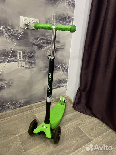 Самокат трехколесный