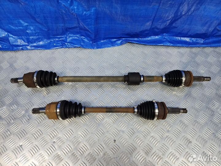 Привод передний в сборе Kia Rio 3/Hyundai Solaris