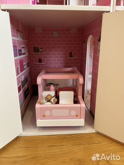 Домик кукольный