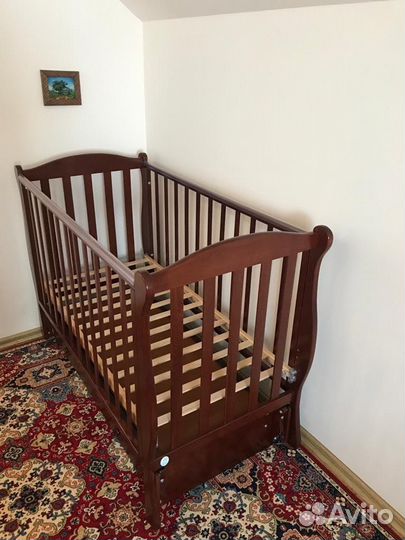 Детская кроватка с матрасом