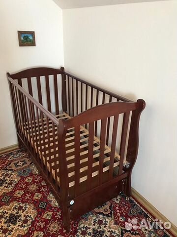 Детская кроватка с матрасом