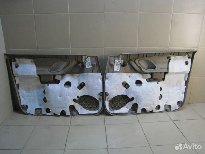 Обшивки дверей комплект Ford Maverick TM1 2005
