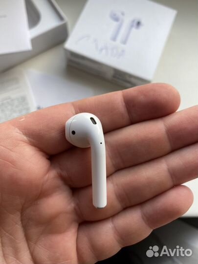 Apple airpods 2 с кейсом