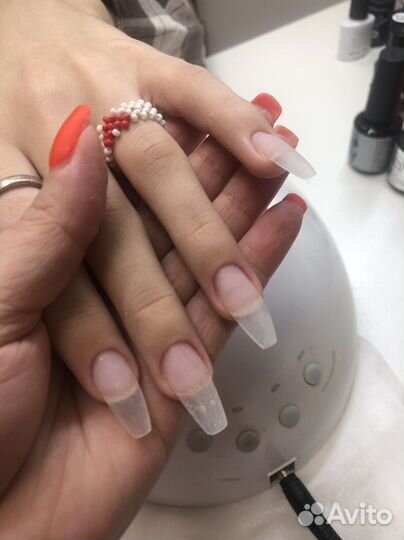 Маникюр педикюр, прокол ушей