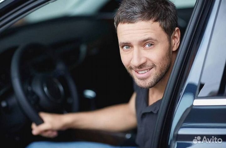 Требуется водитель со своим авто