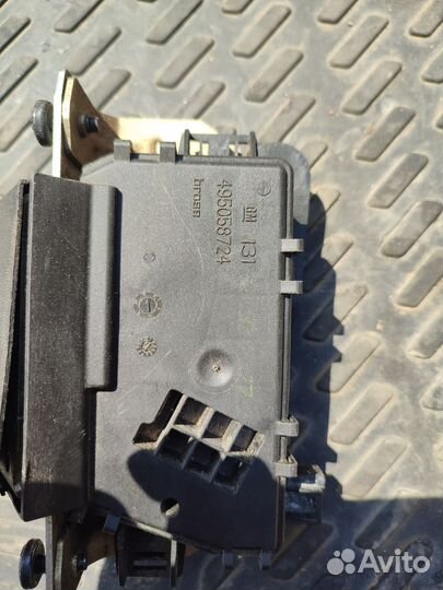 Замок багажника Opel Astra H