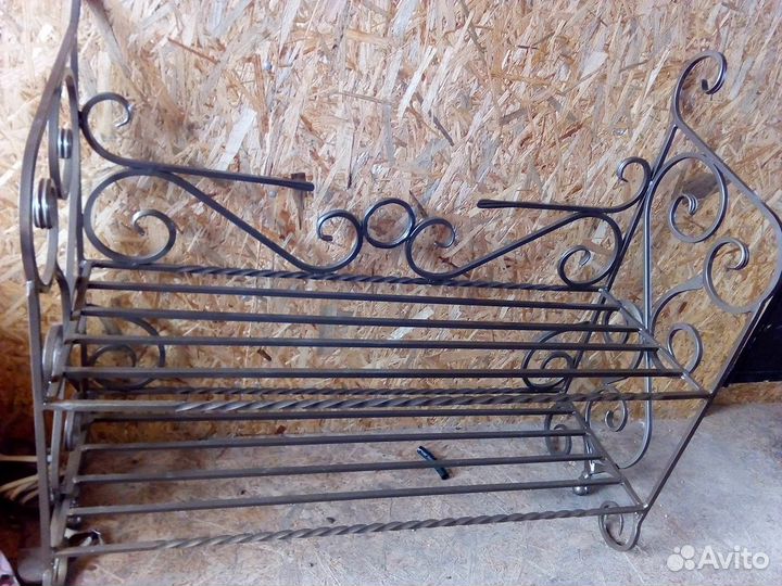 Обувная полка и вешалка