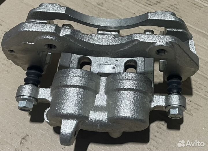 Суппорт Митсубиси Паджеро,Делика