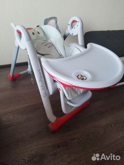 Стульчик для кормления Chicco + дуга с игрушками