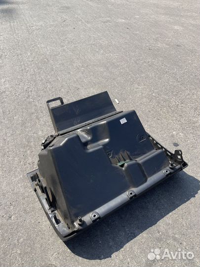 Бардачок поло седан