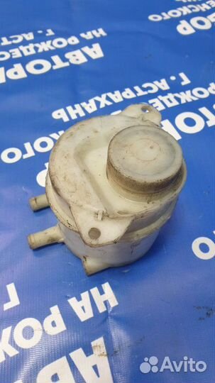 Бачок главного цилиндра сцепления. Higer 6129