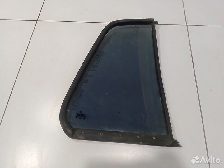 Стекло двери заднее левое глухое