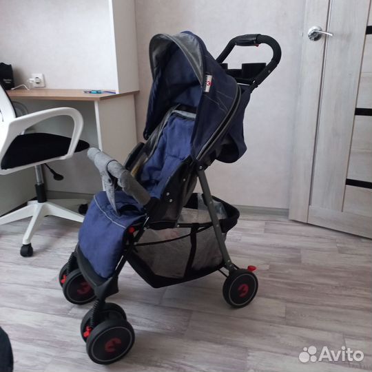 Прогулочная коляска