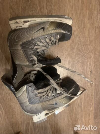 Хоккейные коньки bauer