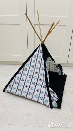 Лежанка-вигвам для животного