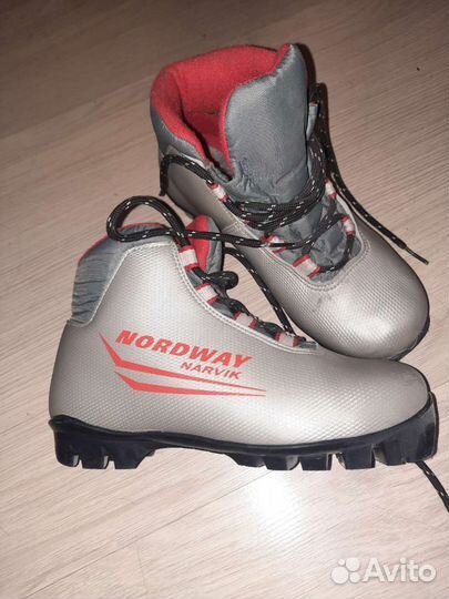 Лыжные ботинки