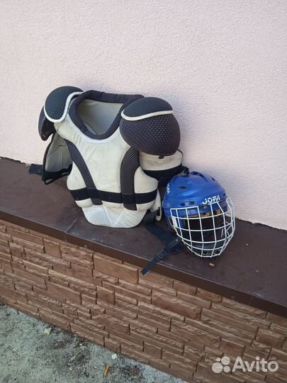 Шлем хоккейный jofa + Хоккейный нагрудник