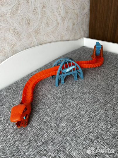 Hot Wheels трек