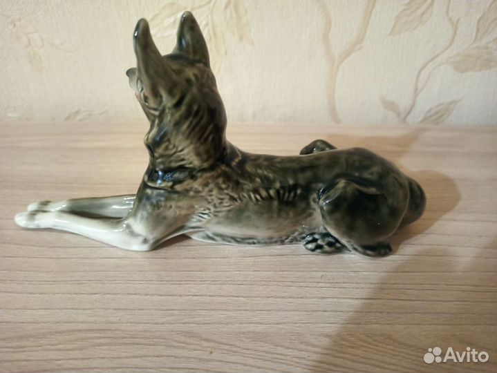 Фарфоровые статуэтки собака лфз