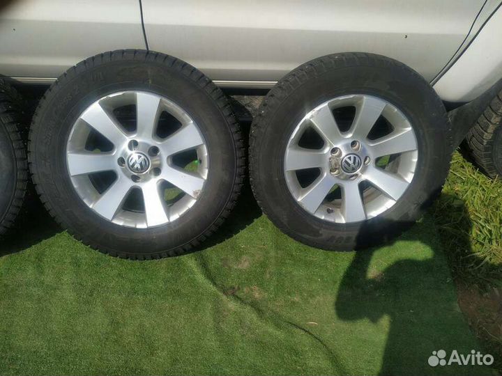 Комплект зимних шипованых колёс vw 215/65/16