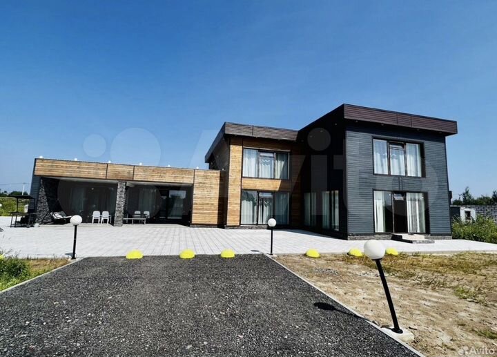 Коттедж 700 м² на участке 100 сот.