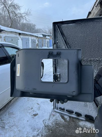 Подножка правая мерседес актрос