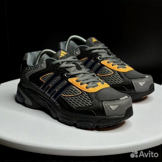 Кроссовки Adidas Response CL