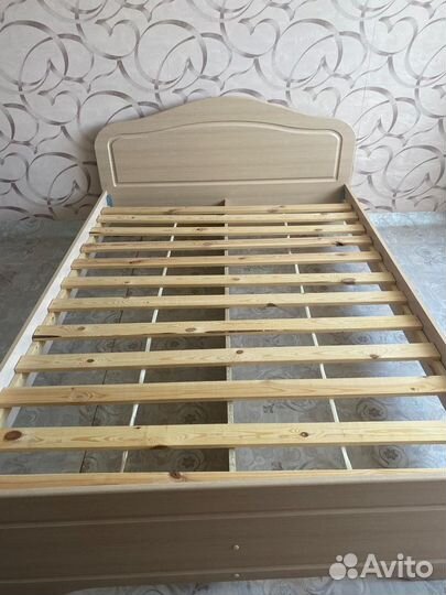 Кровать двухспальная размер 150/ 200 деревянная