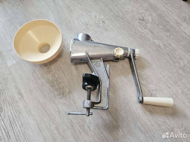 Соковыжималка св-120