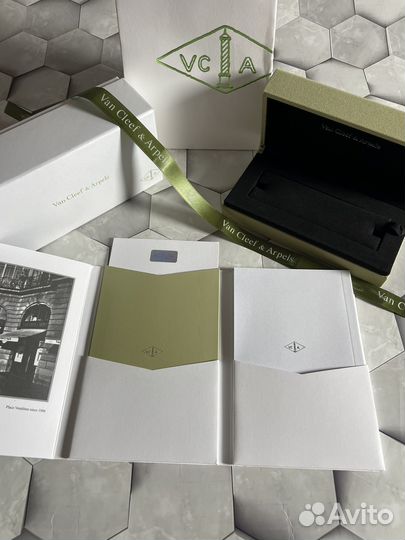 Футляр для браслета van cleef
